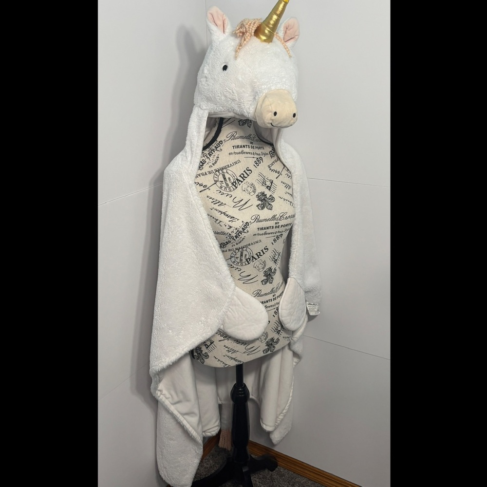 Pillowfort Plush Unicorn Hooded Blanket